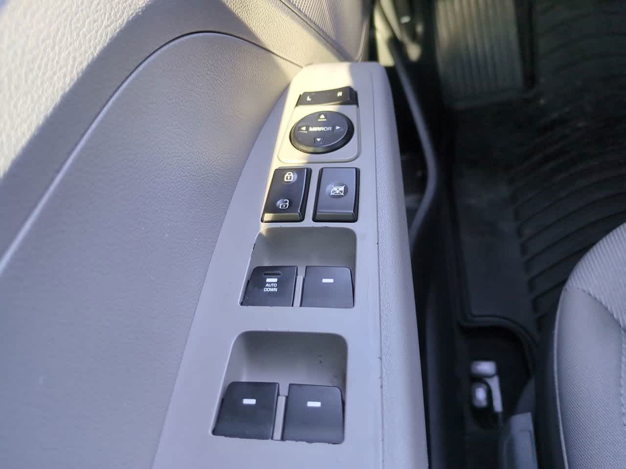 Thumbnail: 2018 Hyundai Elantra - 20