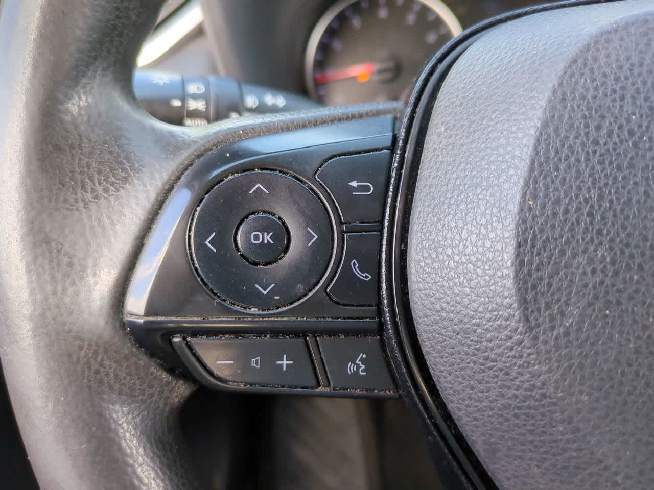 Thumbnail: 2019 Toyota RAV4 - 23