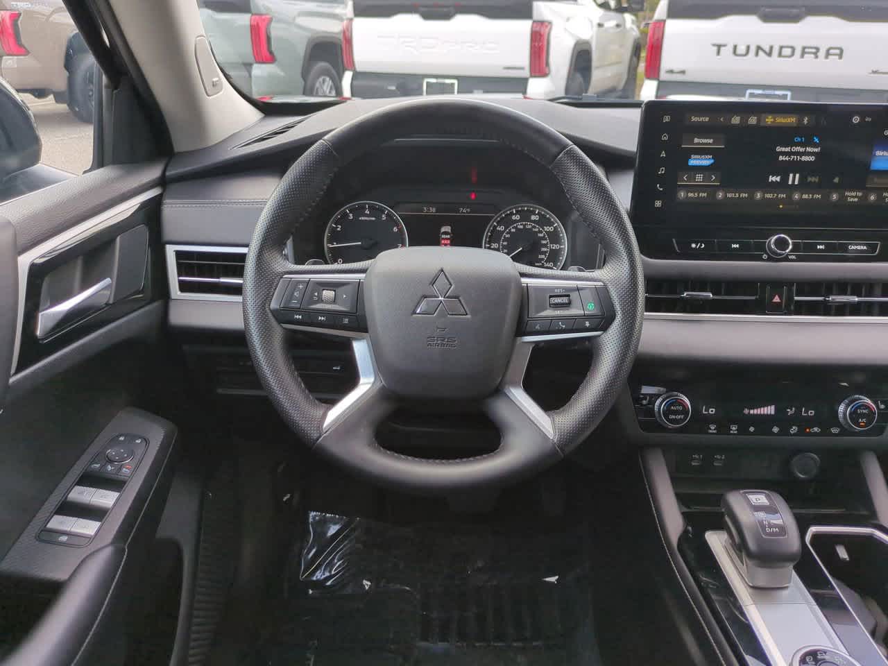 Thumbnail: 2025 Mitsubishi Outlander - 15