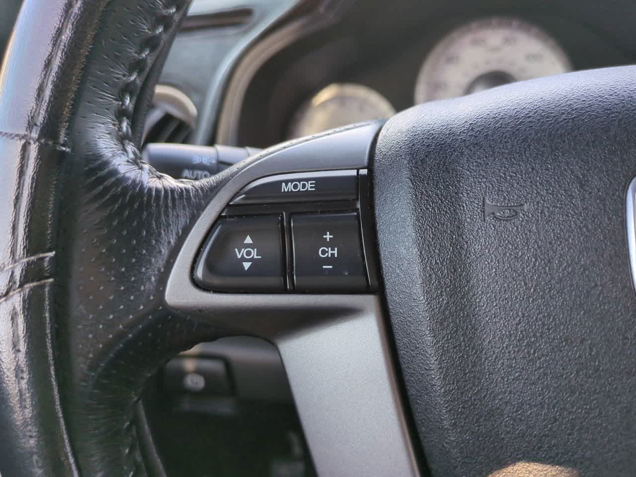 Thumbnail: 2011 Honda Pilot - 24