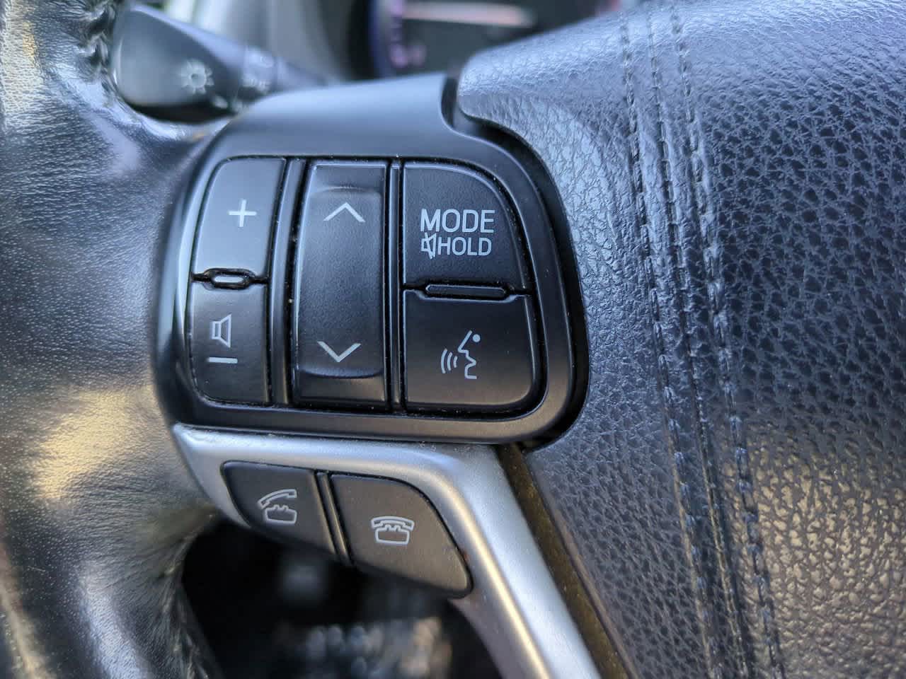 Thumbnail: 2015 Toyota Highlander - 26