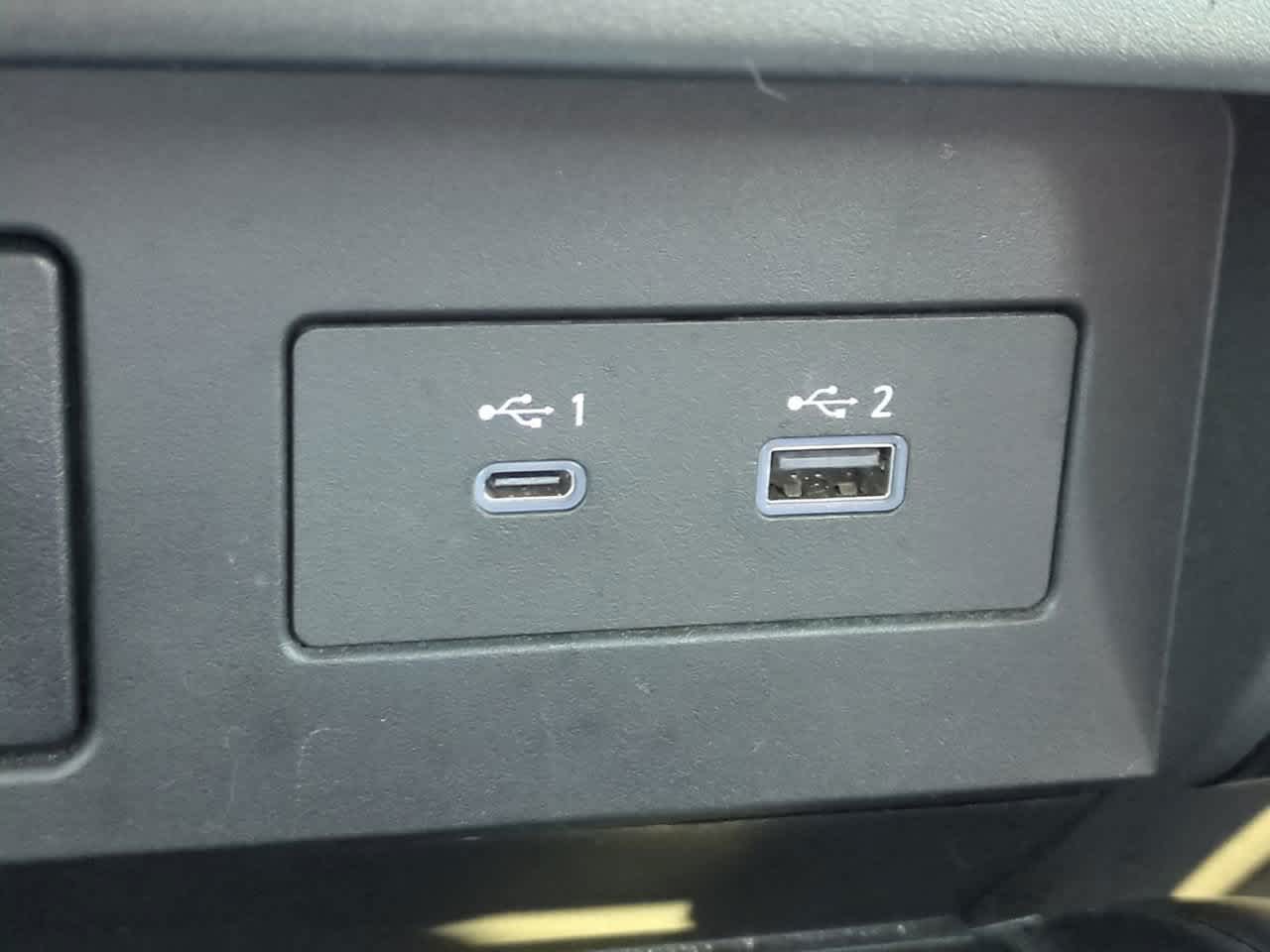 Thumbnail: 2020 Nissan Titan - 22