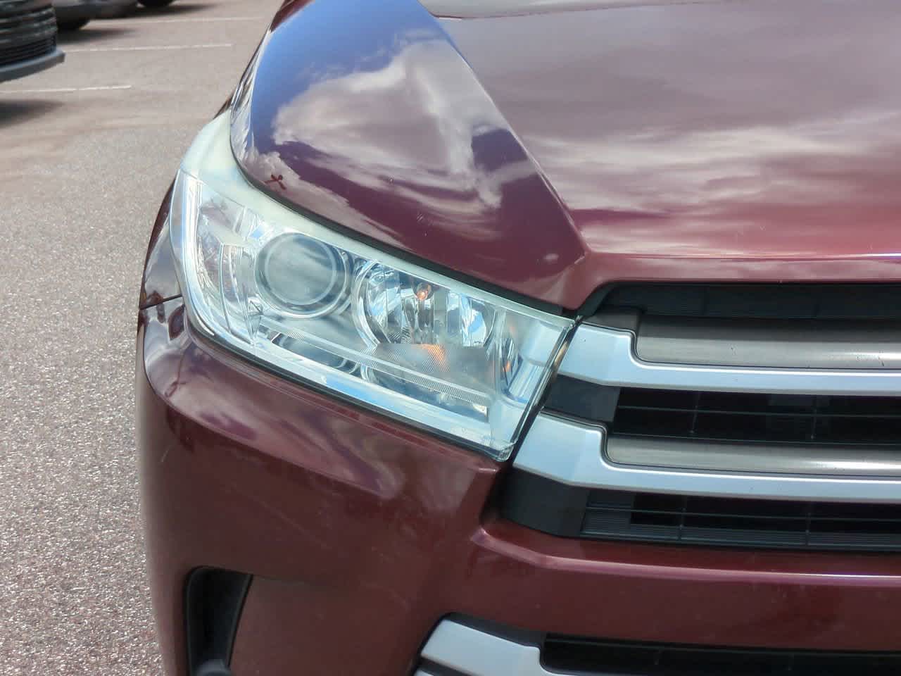 Thumbnail: 2017 Toyota Highlander - 10