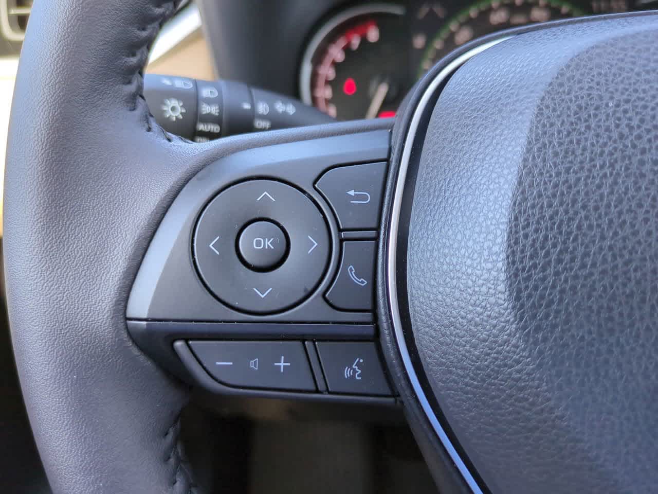 Thumbnail: 2025 Toyota RAV4 - 23