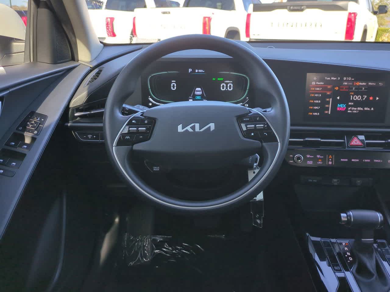 Thumbnail: 2023 Kia Niro - 15