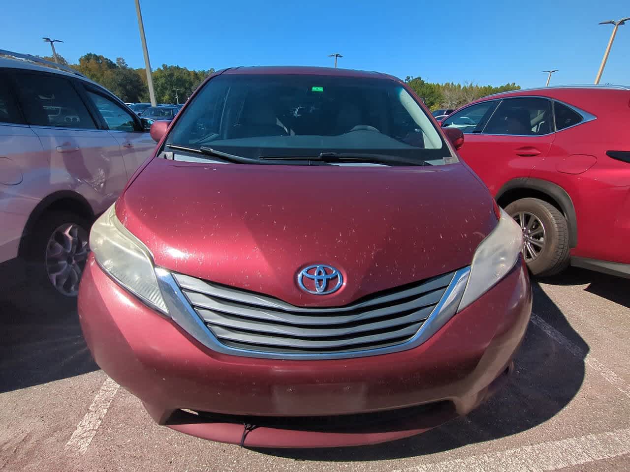 Thumbnail: 2014 Toyota Sienna - 7