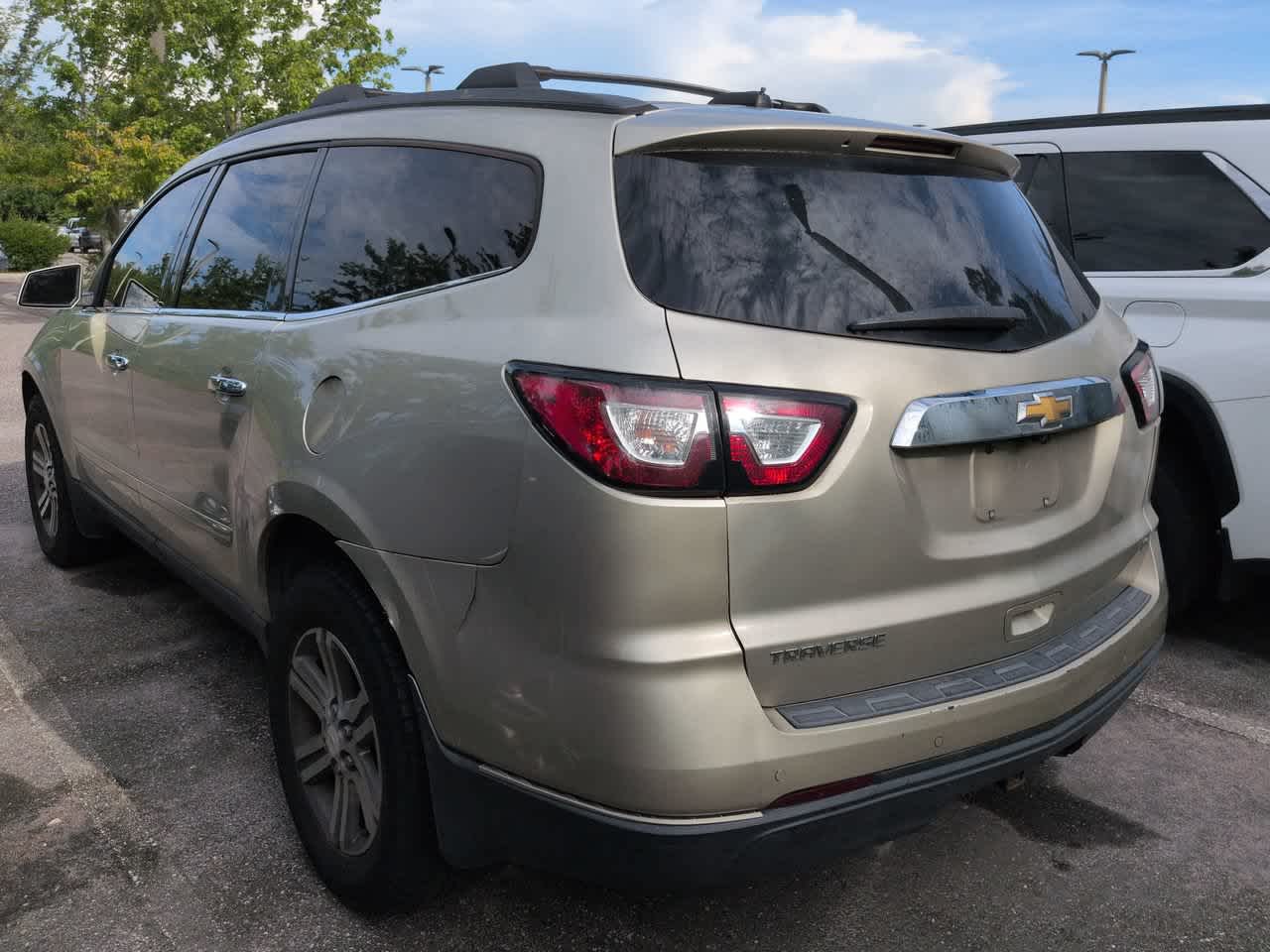 Thumbnail: 2017 Chevrolet Traverse - 3