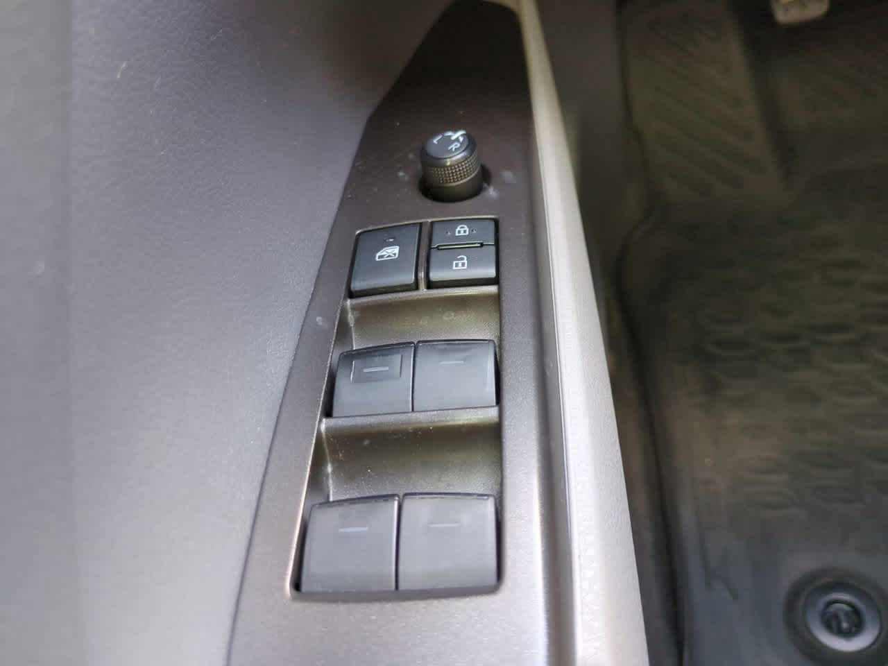 Thumbnail: 2022 Toyota Camry - 21