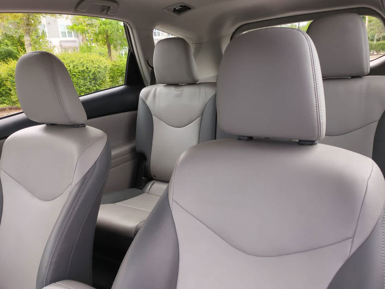 Thumbnail: 2015 Toyota Prius v - 8