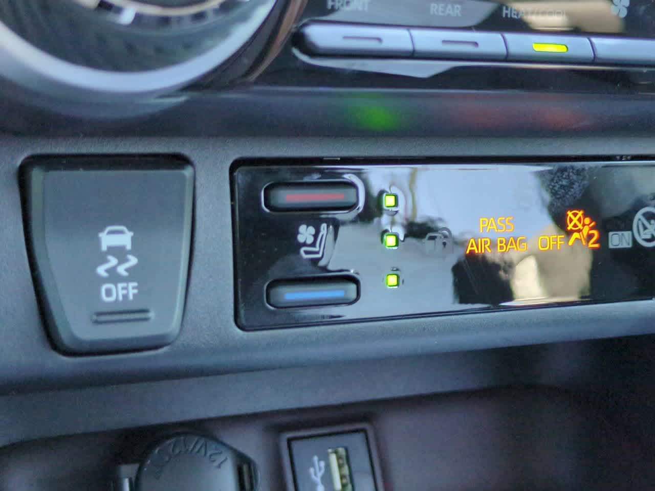 Thumbnail: 2025 Toyota RAV4 - 22