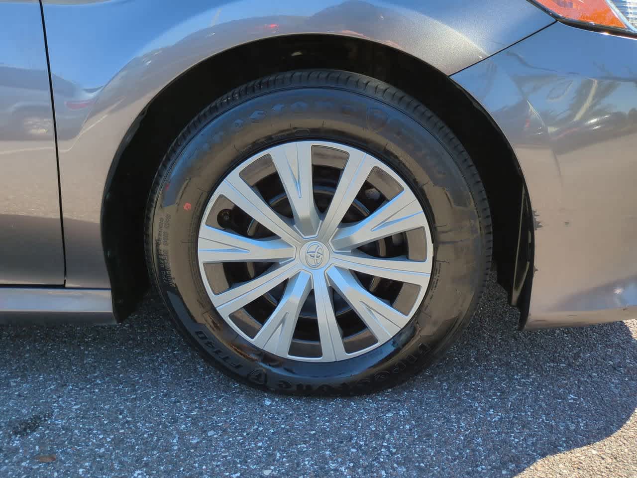 Thumbnail: 2021 Toyota Camry - 11