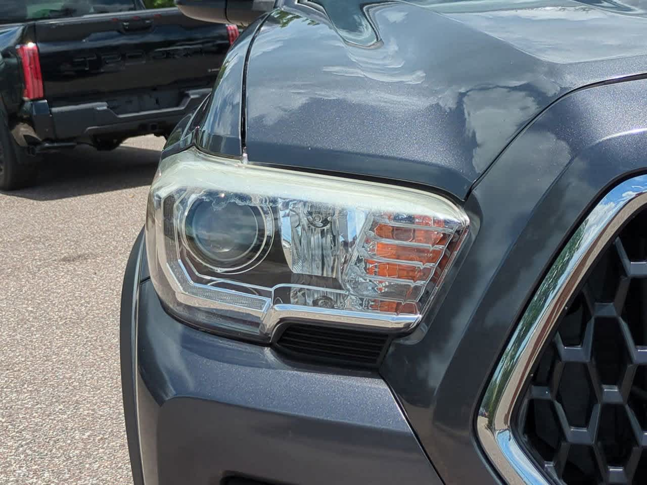 Thumbnail: 2018 Toyota Tacoma - 10