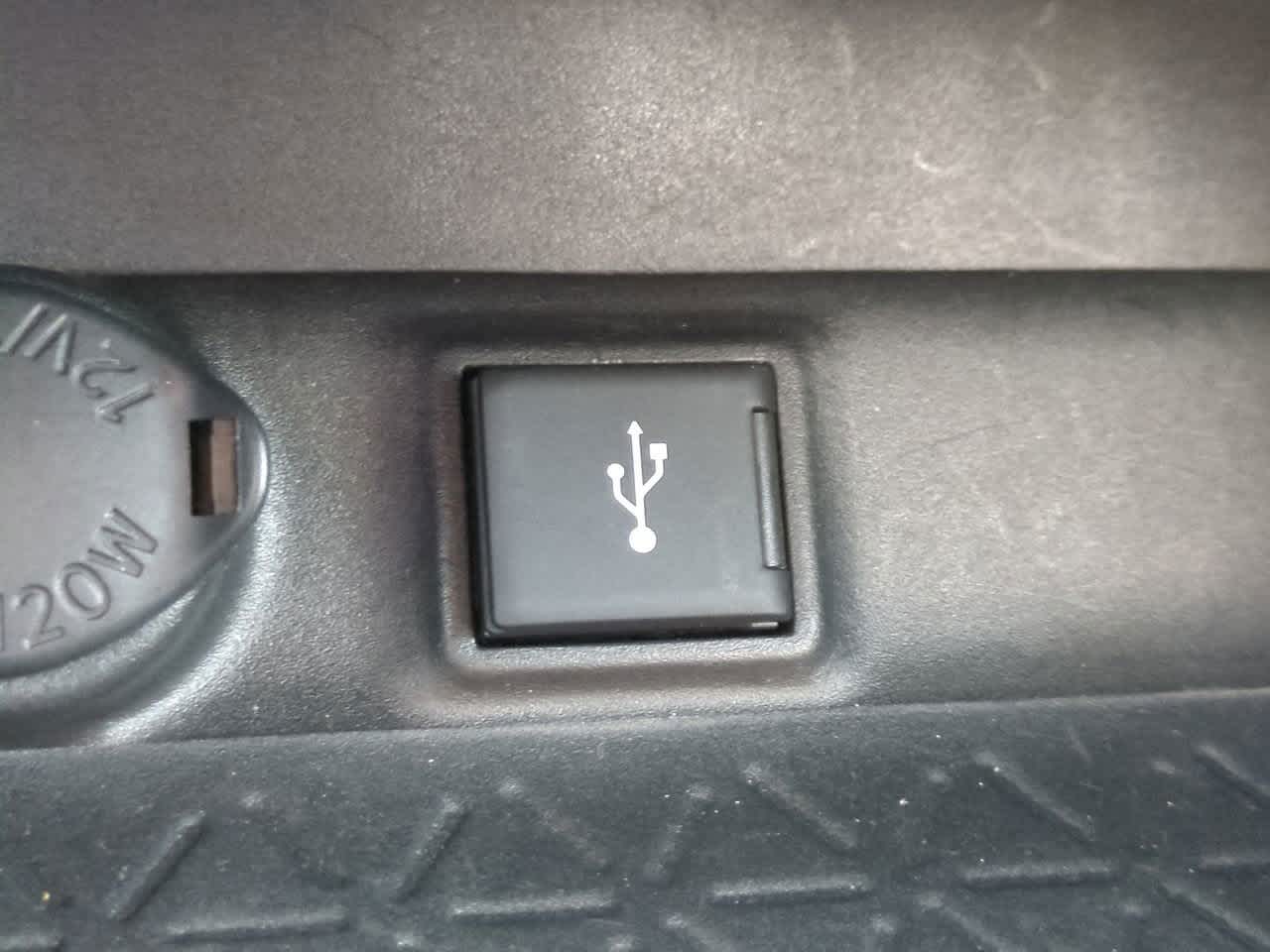 Thumbnail: 2021 Toyota RAV4 - 21