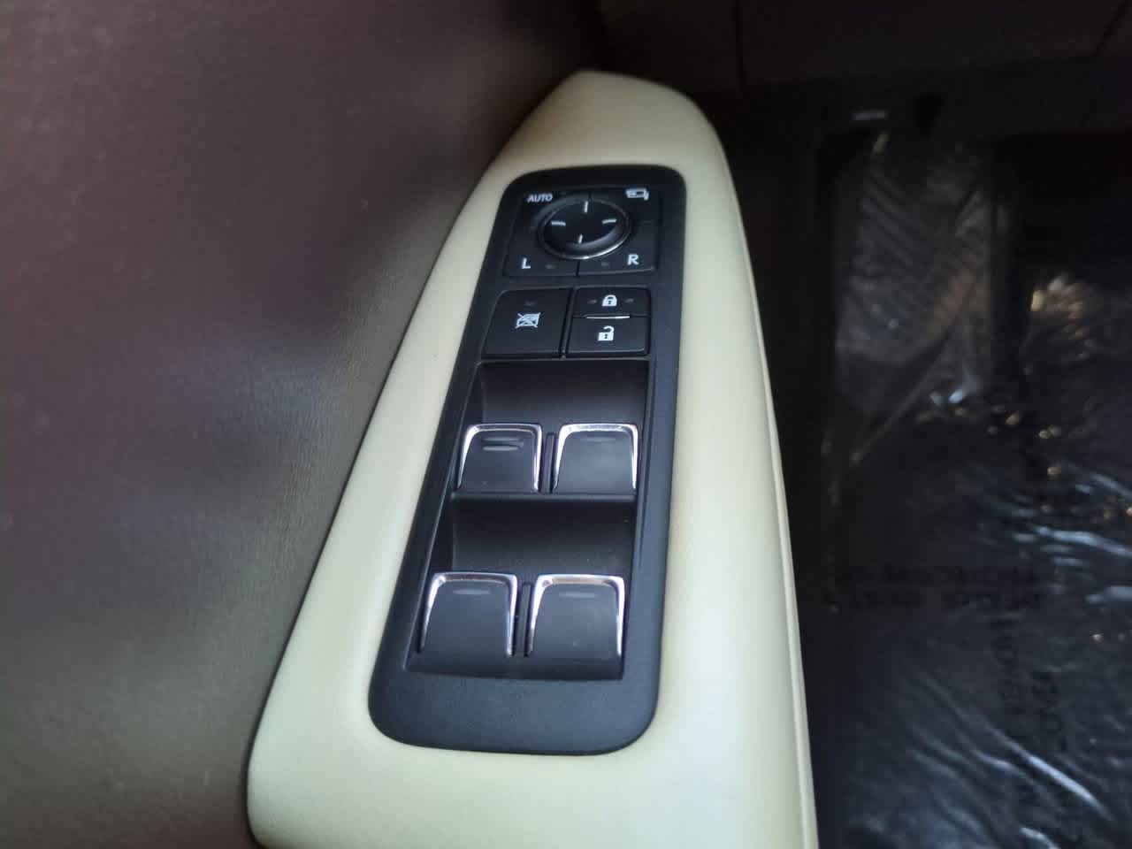 Thumbnail: 2019 Lexus RX - 24