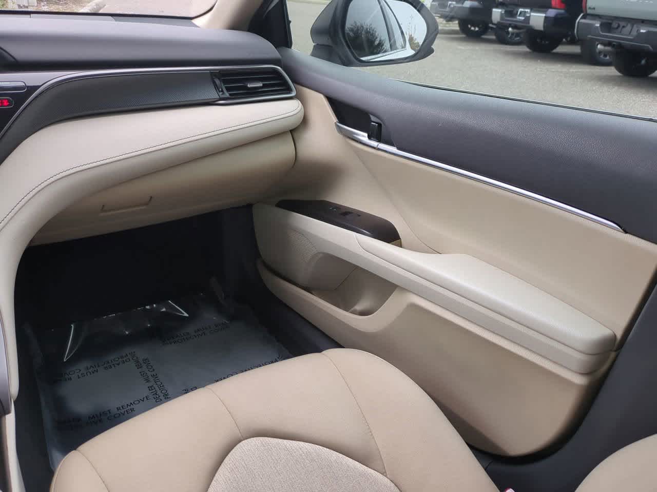 Thumbnail: 2022 Toyota Camry - 16