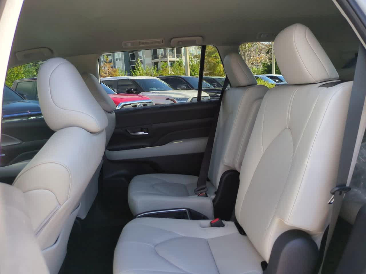 Thumbnail: 2026 Toyota Grand Highlander - 14