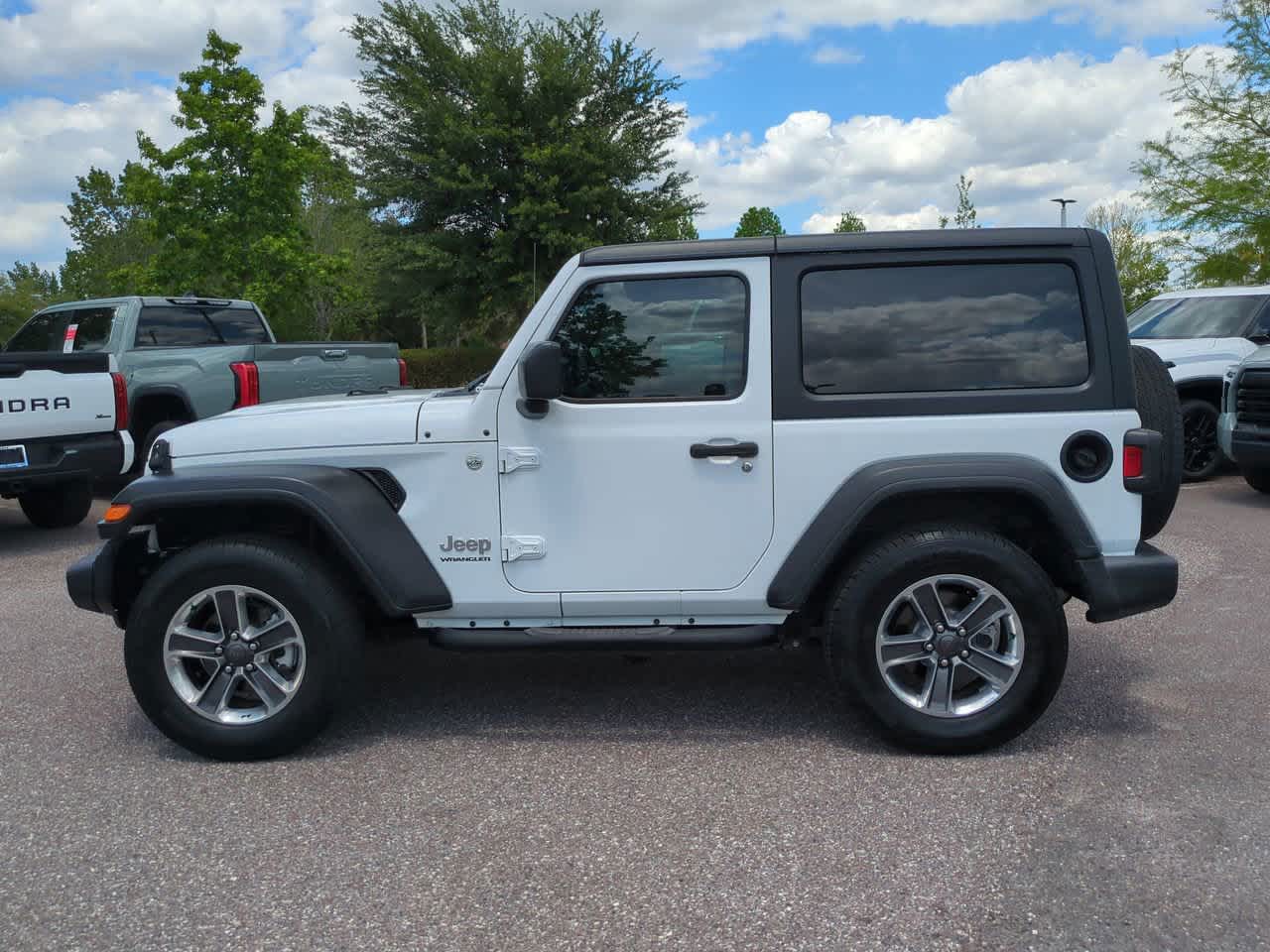 Thumbnail: 2019 Jeep Wrangler - 3