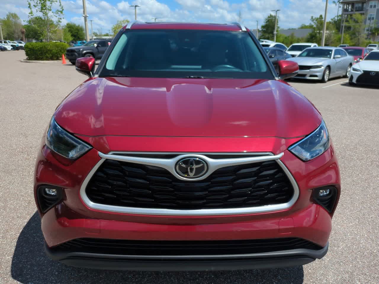 Thumbnail: 2023 Toyota Highlander - 9