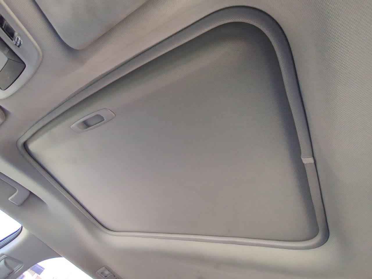 Thumbnail: 2021 Toyota Sienna - 17