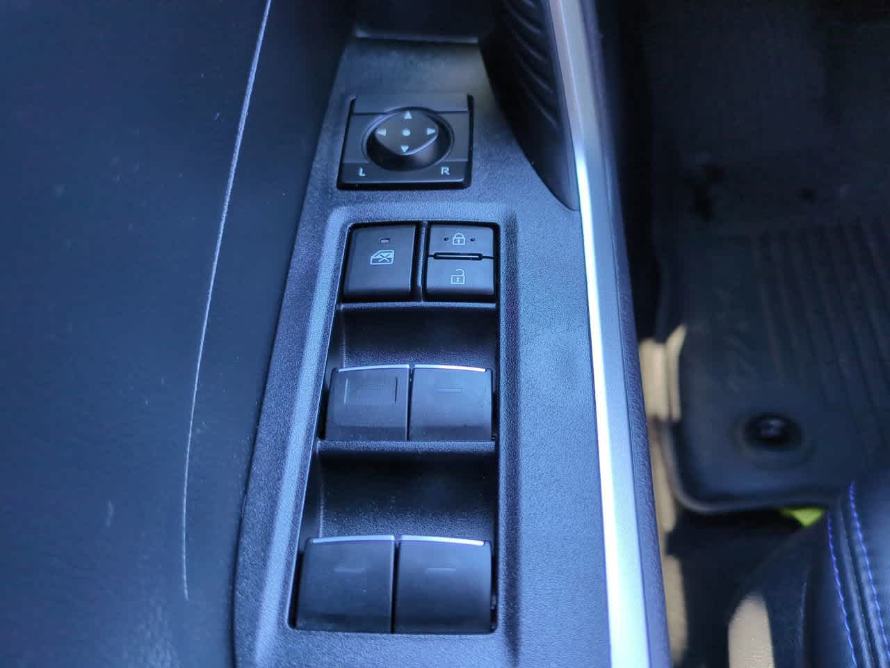 Thumbnail: 2023 Toyota RAV4 - 23