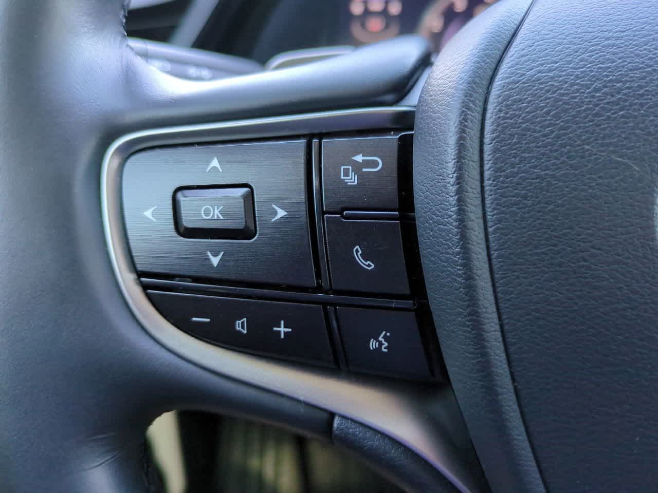 Thumbnail: 2024 Lexus ES - 24