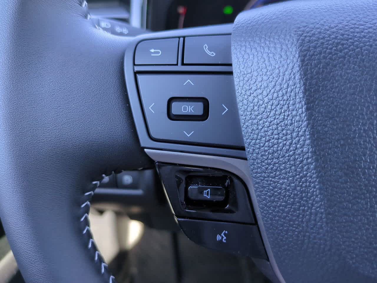 Thumbnail: 2025 Toyota Camry - 21