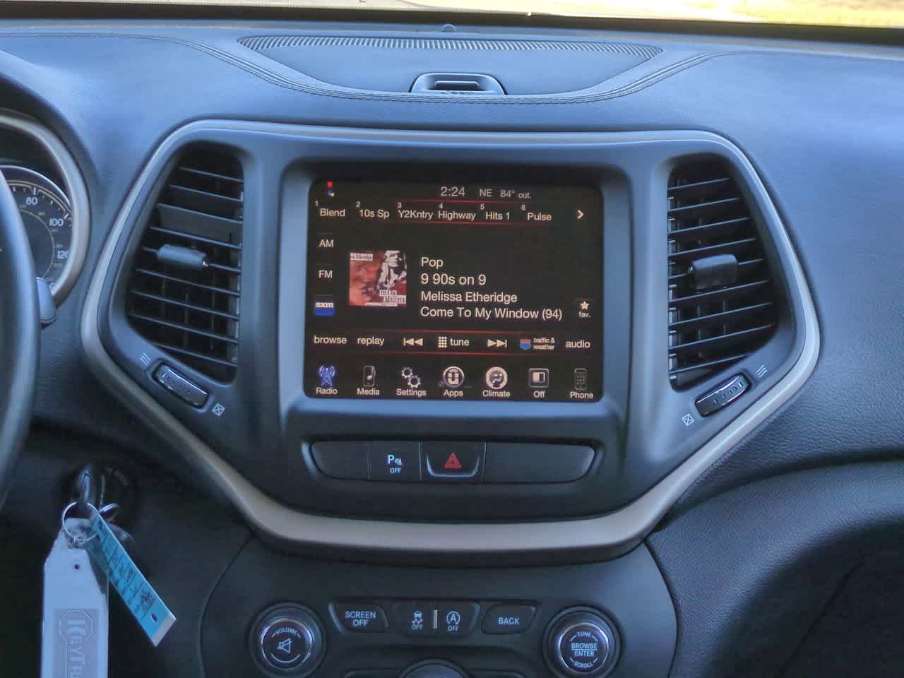 Thumbnail: 2015 Jeep Cherokee - 17