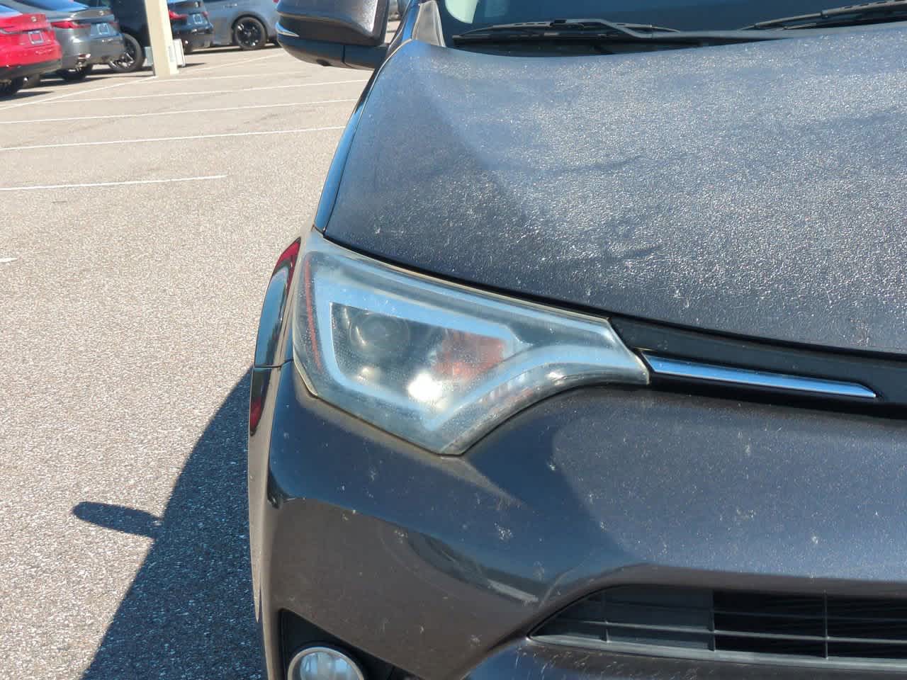 Thumbnail: 2017 Toyota RAV4 - 10