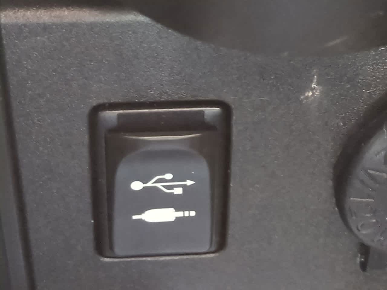 Thumbnail: 2015 Toyota Prius - 19