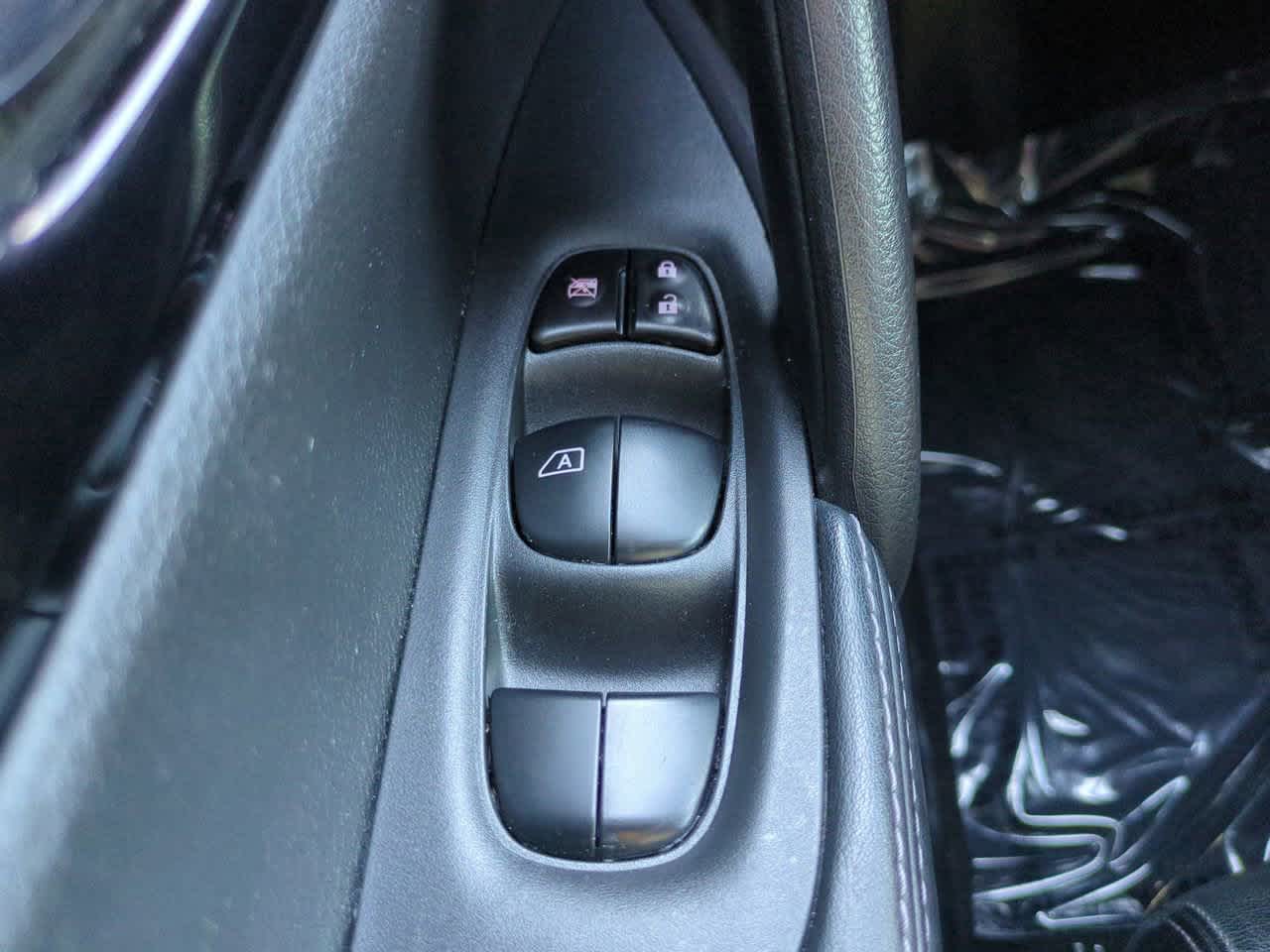 Thumbnail: 2019 Nissan Rogue Sport - 23