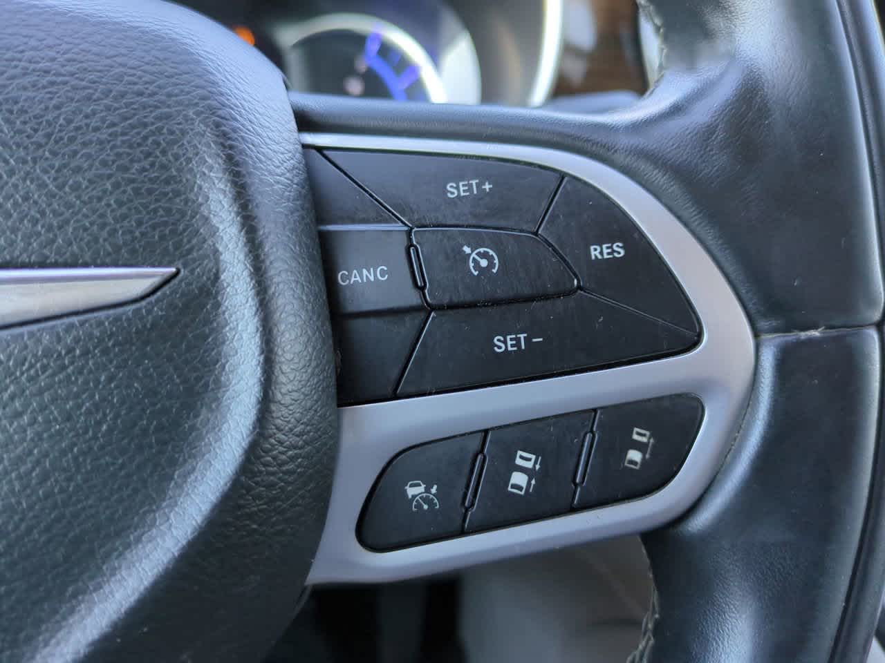 Thumbnail: 2022 Chrysler Pacifica - 26