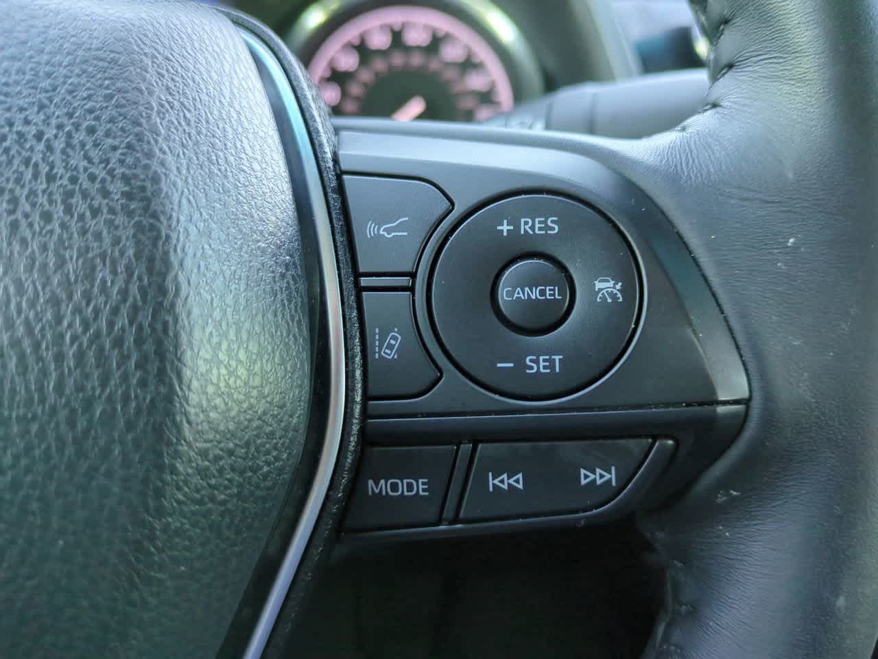 Thumbnail: 2020 Toyota Camry - 23