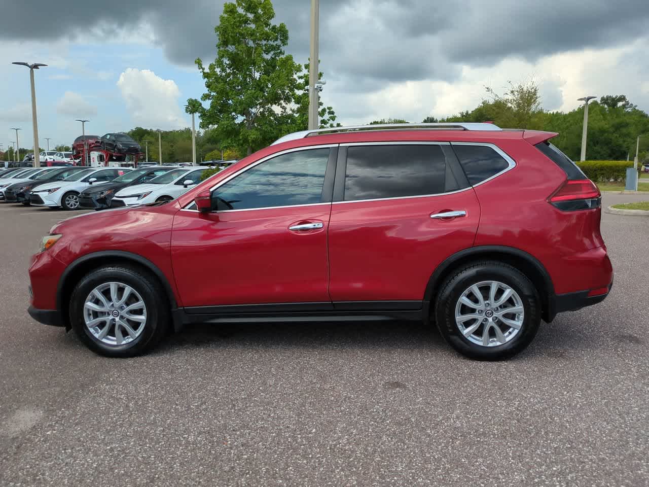Thumbnail: 2017 Nissan Rogue - 3
