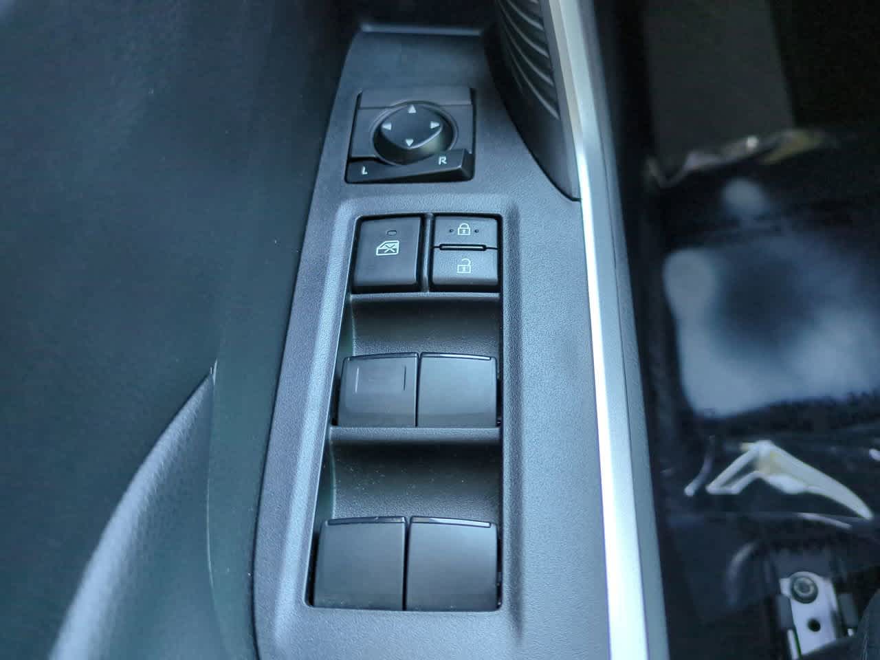 Thumbnail: 2023 Toyota RAV4 - 21