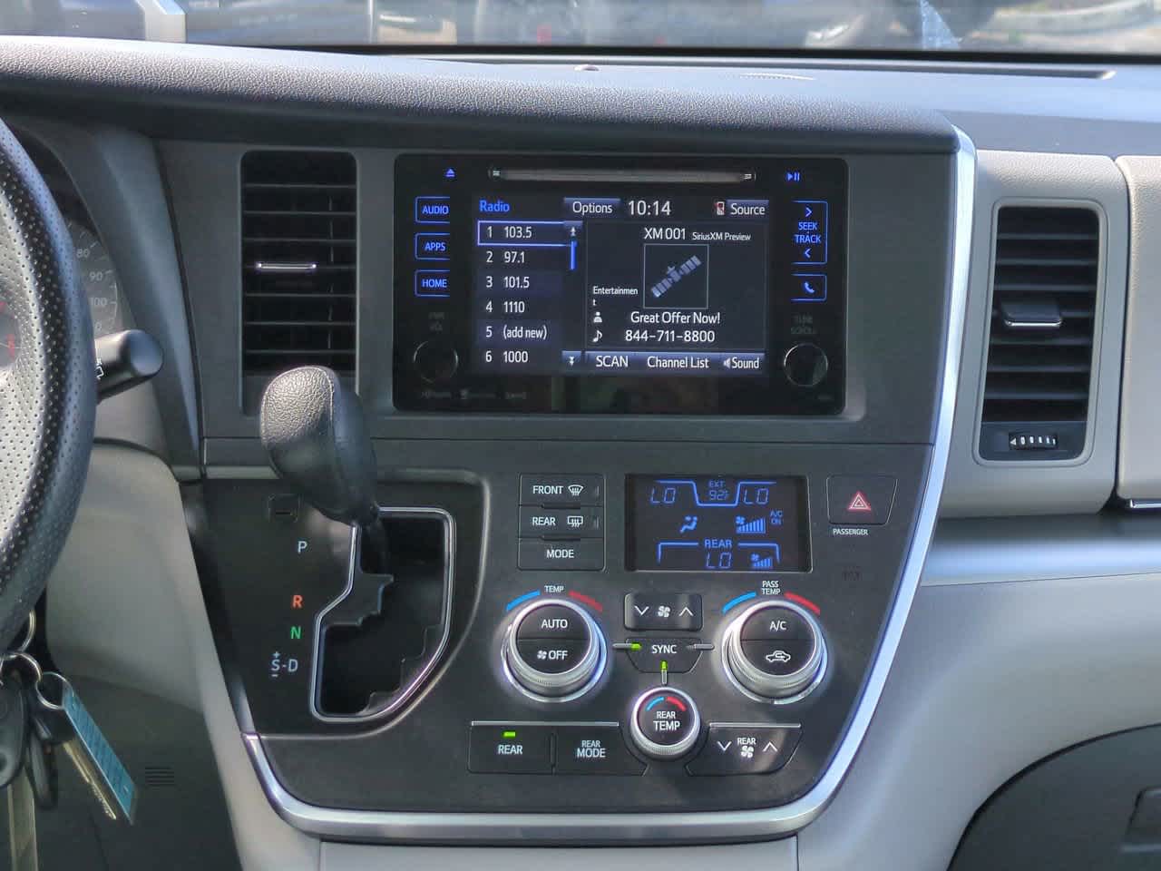 Thumbnail: 2017 Toyota Sienna - 18