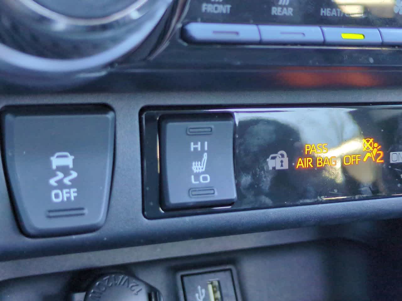 Thumbnail: 2023 Toyota RAV4 - 22