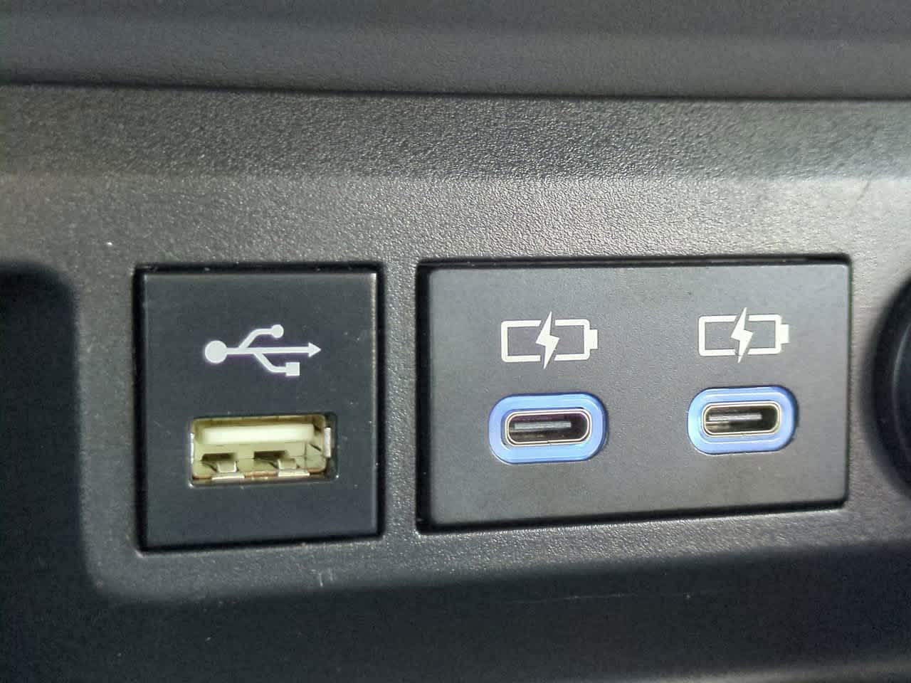 Thumbnail: 2022 Toyota Highlander - 21