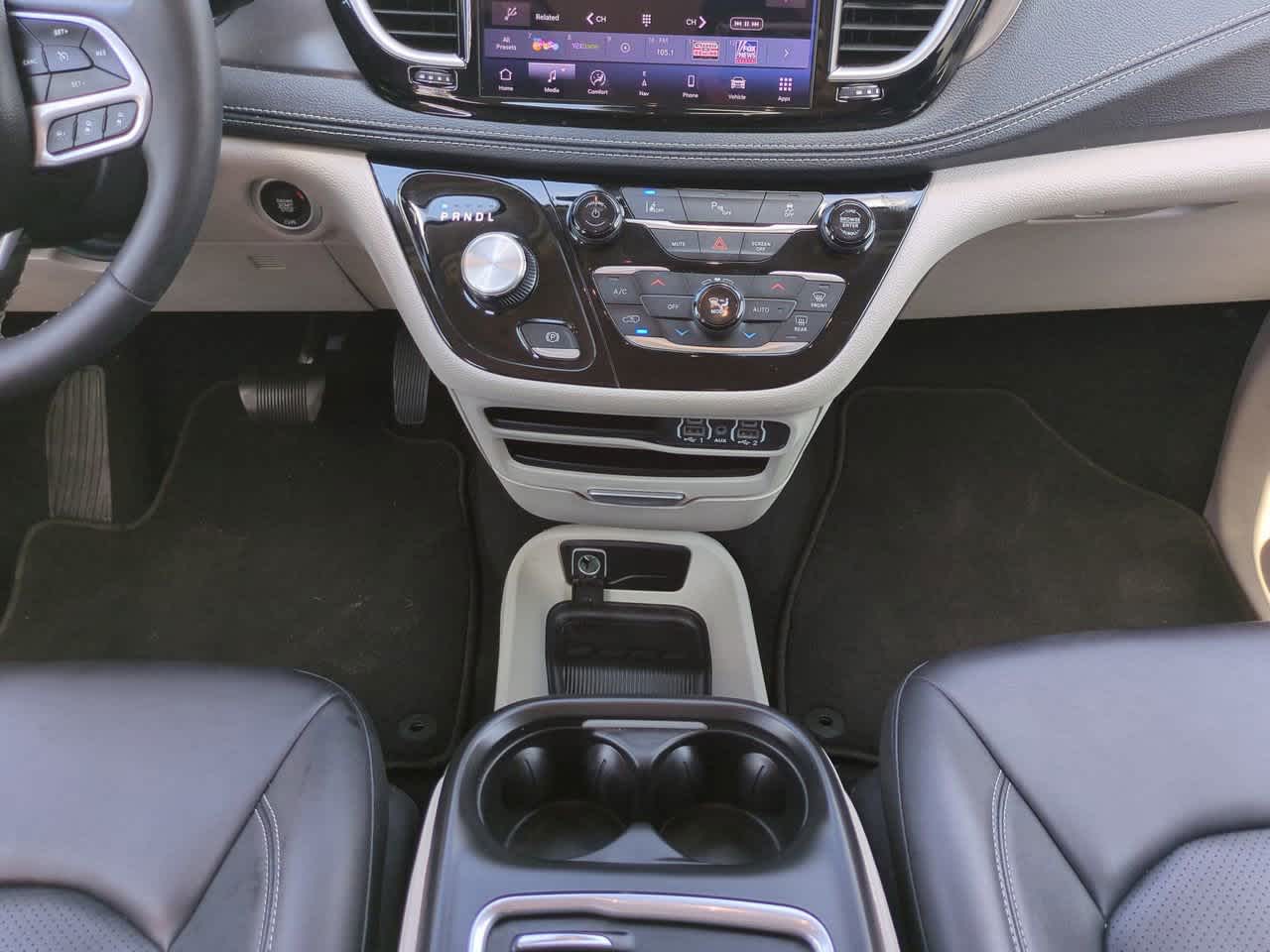 Thumbnail: 2024 Chrysler Pacifica - 18