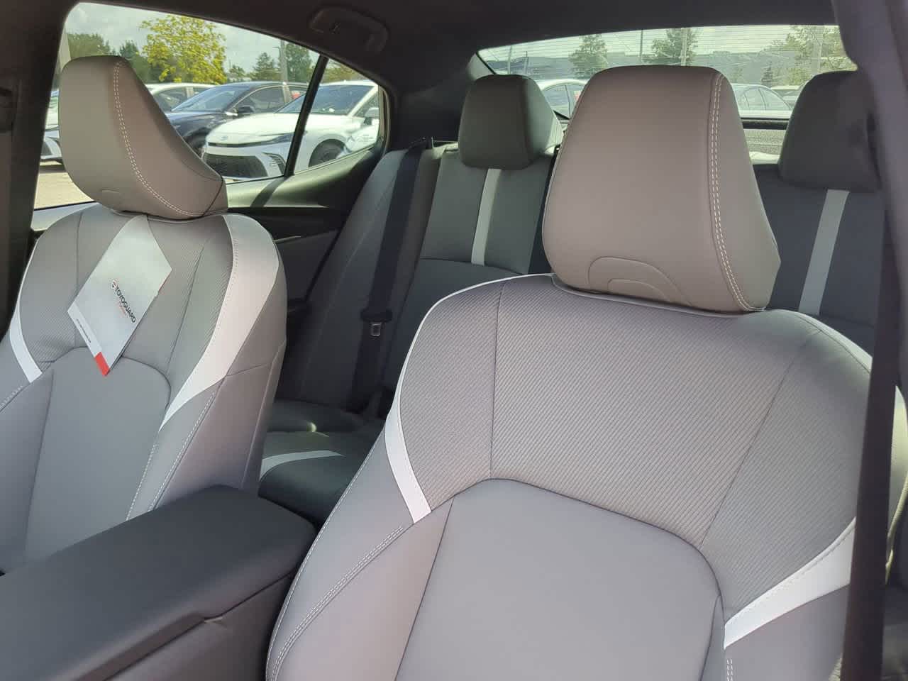 2025 Toyota Camry SE 8