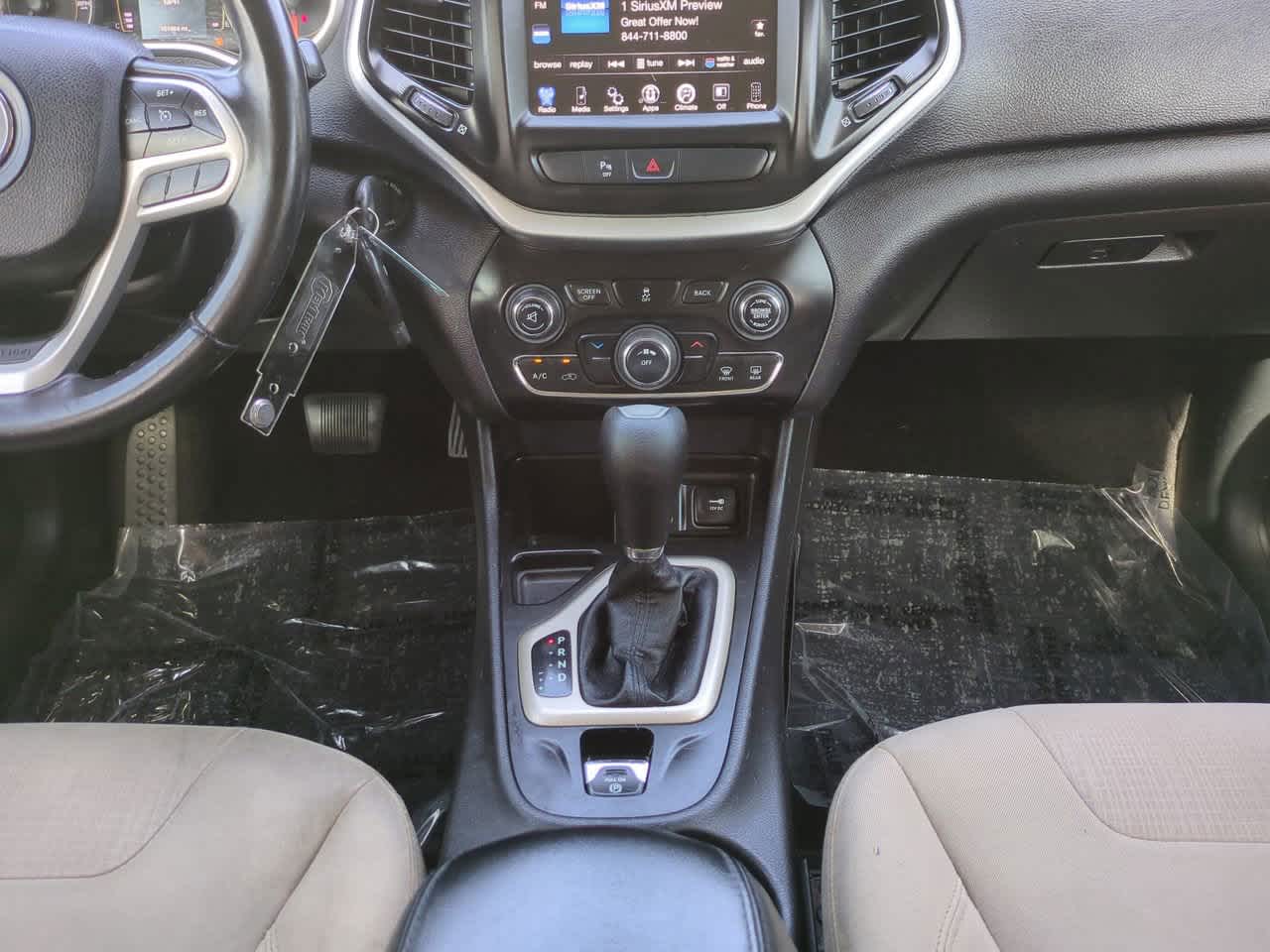 Thumbnail: 2017 Jeep Cherokee - 18