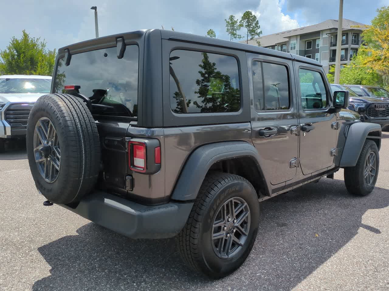 Thumbnail: 2024 Jeep Wrangler - 5