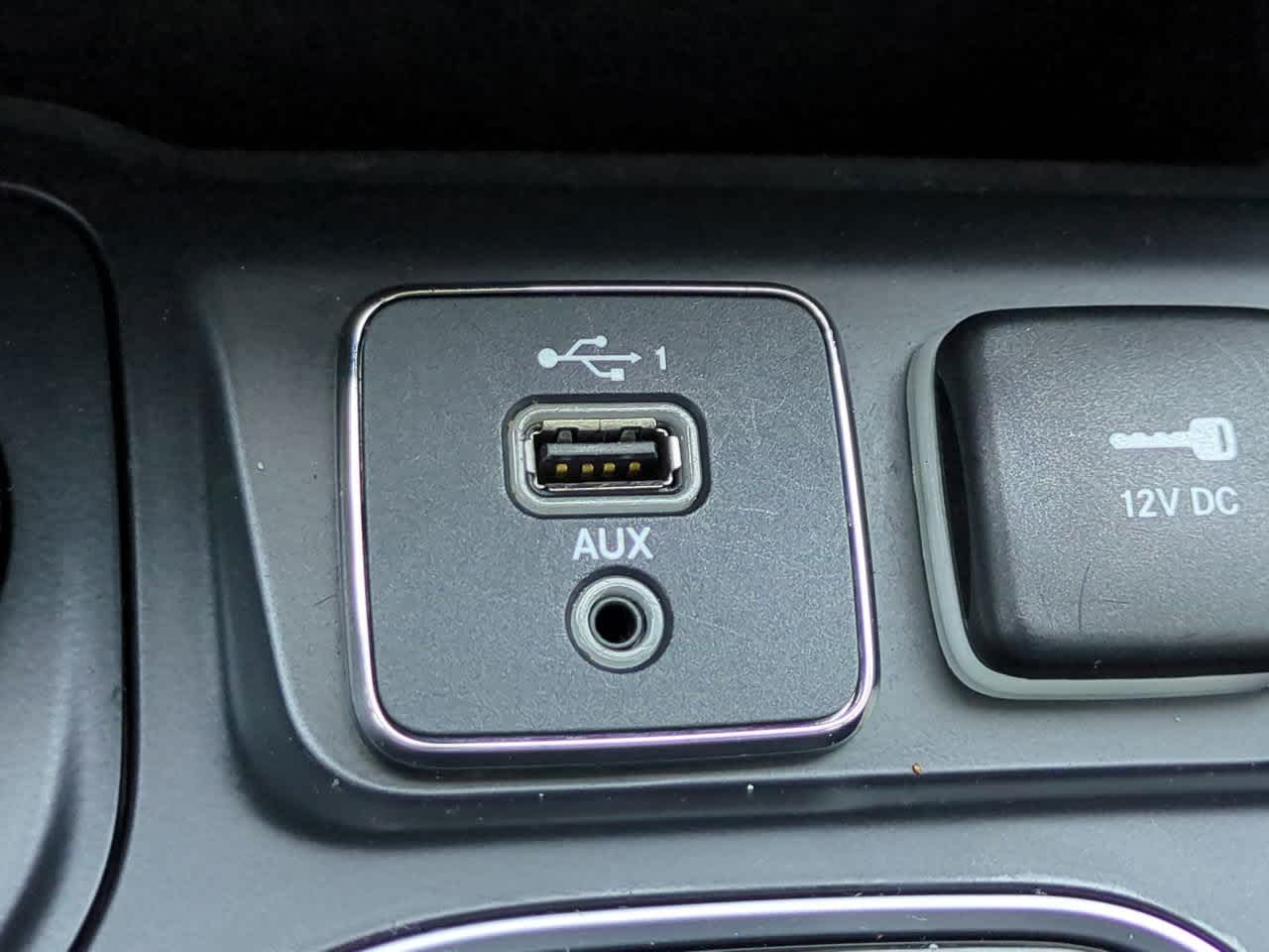 Thumbnail: 2023 Jeep Cherokee - 21