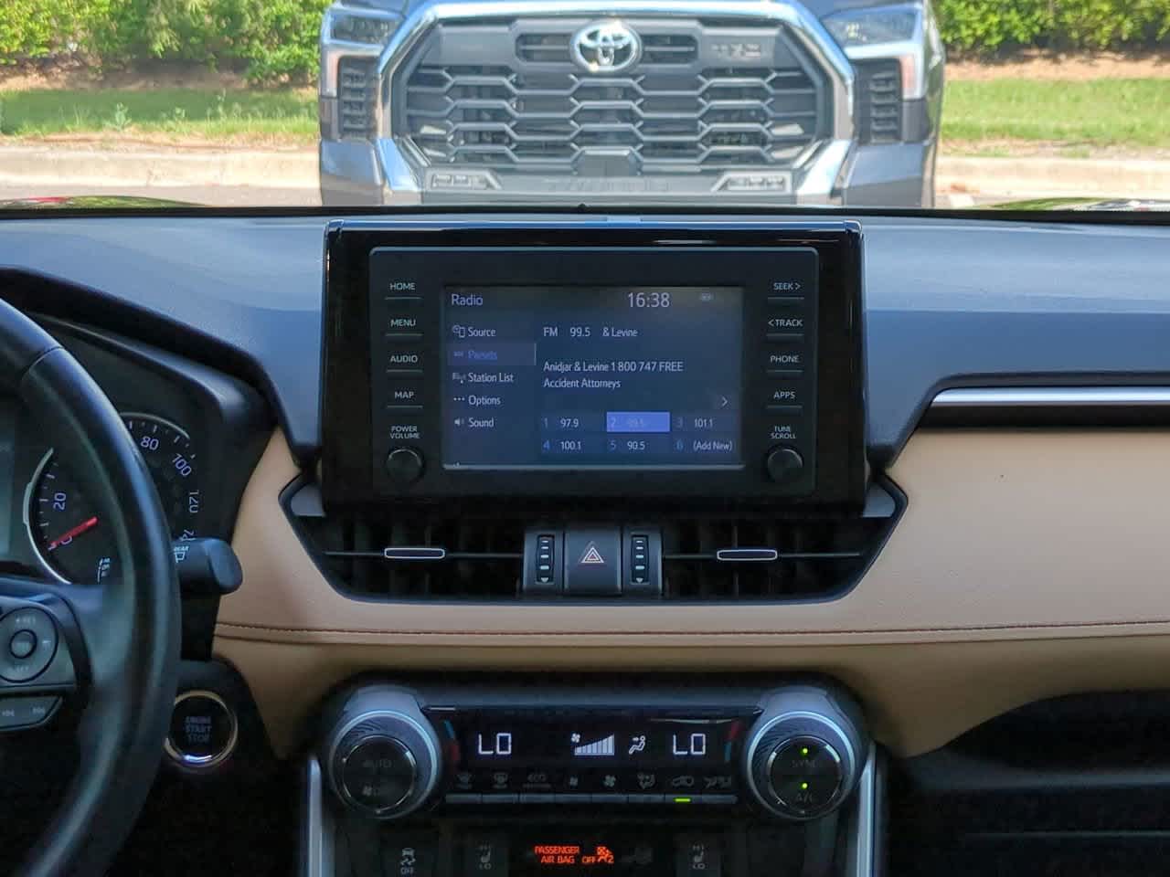 Thumbnail: 2019 Toyota RAV4 - 17