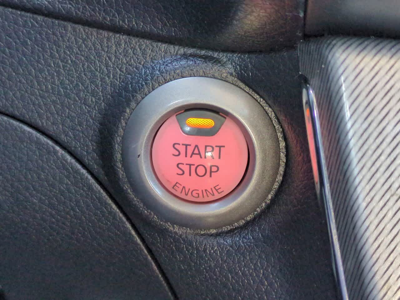 Thumbnail: 2014 Nissan Sentra - 23