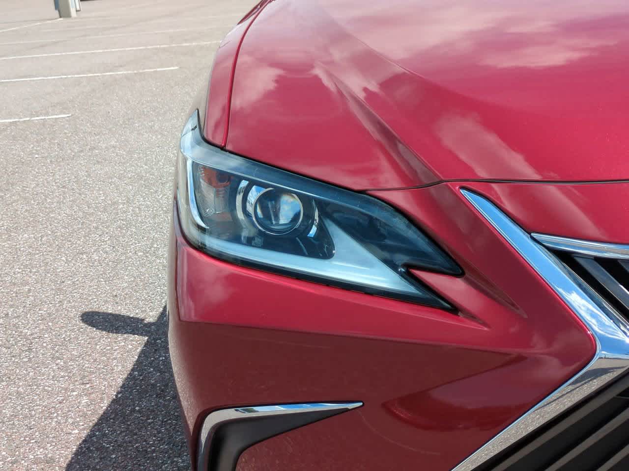 Thumbnail: 2019 Lexus ES - 10