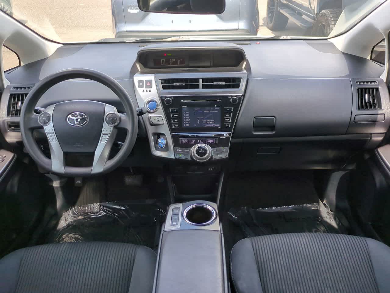 Thumbnail: 2015 Toyota Prius v - 13