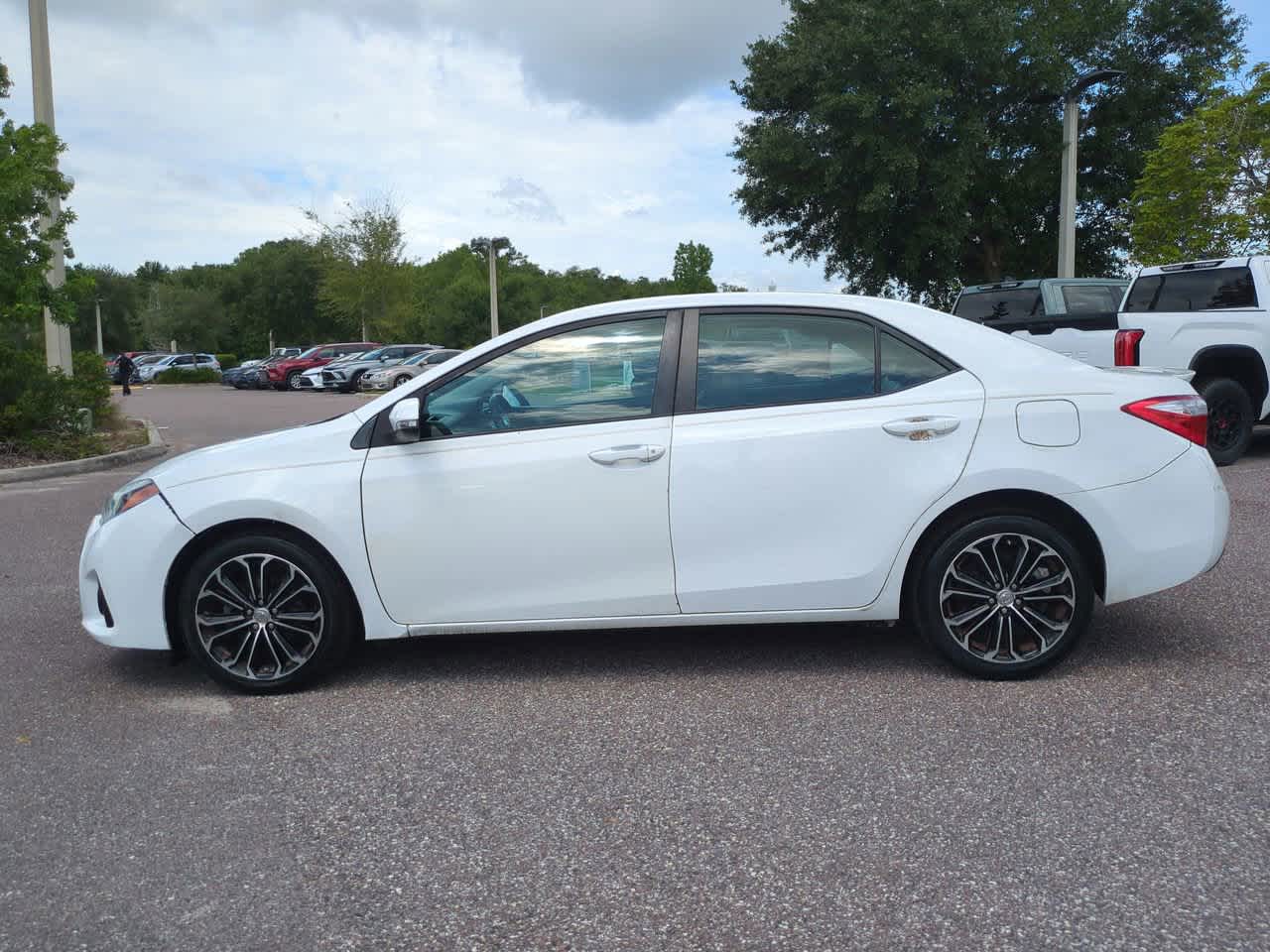 Thumbnail: 2014 Toyota Corolla - 3