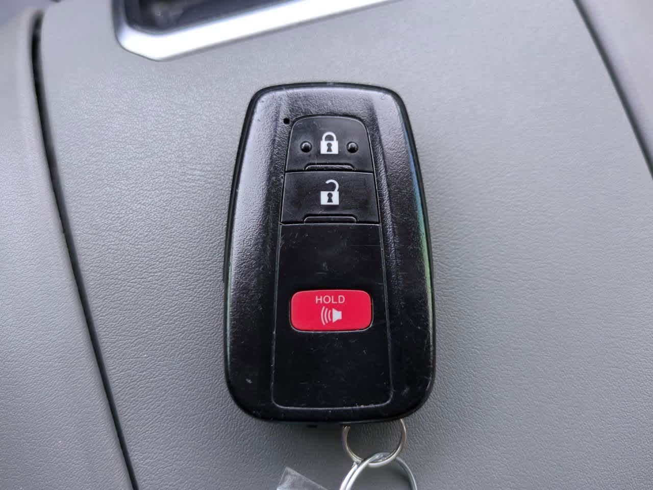 Thumbnail: 2022 Toyota Highlander - 27