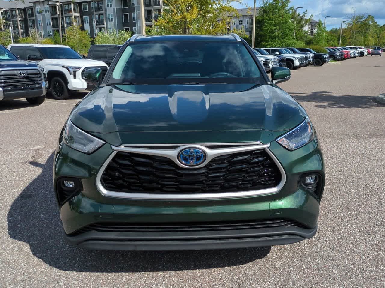 Thumbnail: 2023 Toyota Highlander - 9