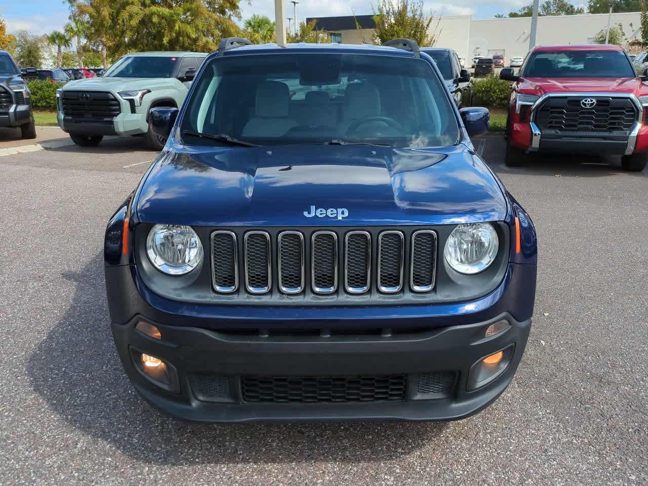 Thumbnail: 2018 Jeep Renegade - 9